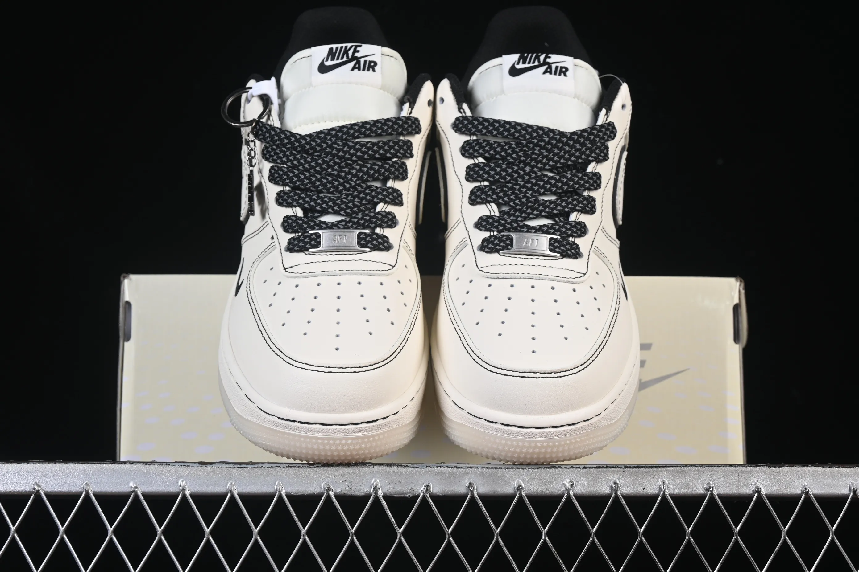 All categories Nk Air Force 1 Air Force series Nk Air Force 1 Low Air Force low-top Nike Air Force 1'07 Low Beige and black Bugs Bunny crystal bottom Air Force 1 low-top casual sneakers SM6668-115